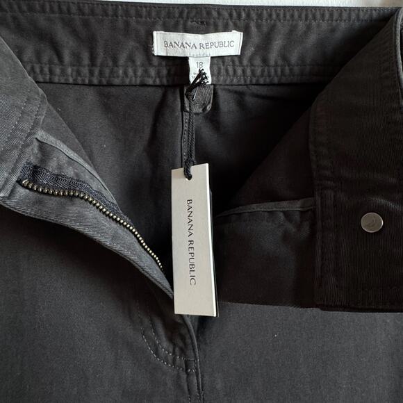 NWT BANANA REPUBLIC High-rise, Wide-leg, Light-weight Stretch-Cotton Pants - Picture 3 of 8